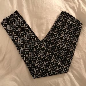 B&W Knit Brocade High-Waist Stretchy Pants | H&M